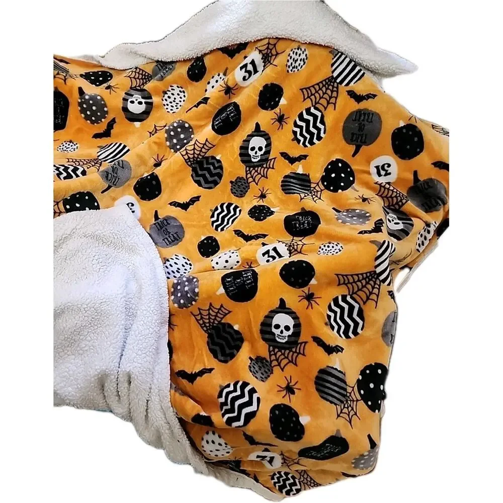 Trick Or Treat Fleece Lined 50x60 Soft Plush Throw Blanket Spider Pumpkin Skull